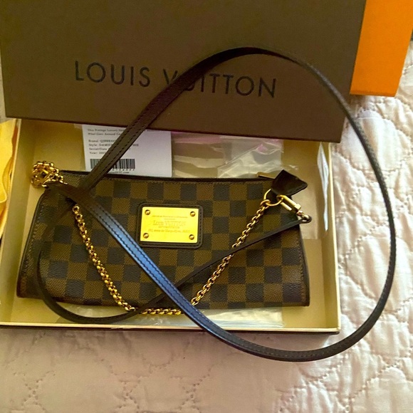 Louis Vuitton Damier EBENE SophieCrossbody  Bag in almost new condition - Picture 2 of 15